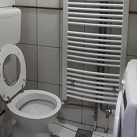 Viktoria Apartment *